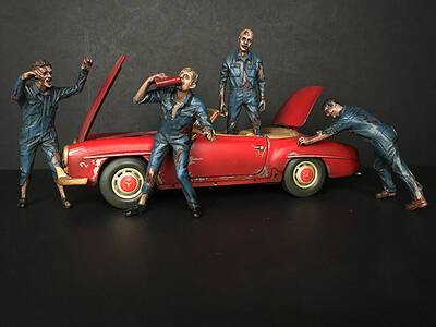 Zombie Mechanics 4 Piece Figurine Set \
