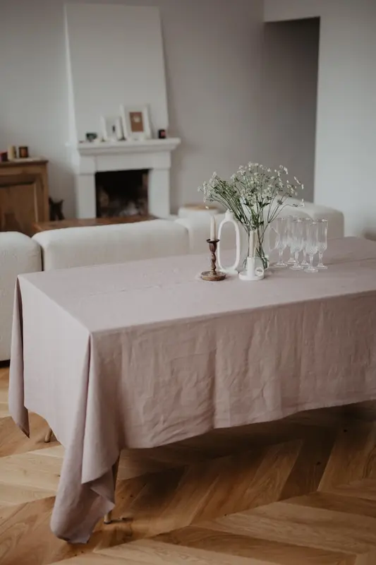 Linen tablecloth in Rosy Brown | Size: 59x39