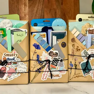 Blind Date with a New Book + Self Love Bundle - By Verse&Visions: A Relaxing Reading Experience with Accessories Included