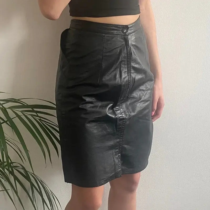 Unbranded Mini Skirt - 25W UK 6 Black Leather