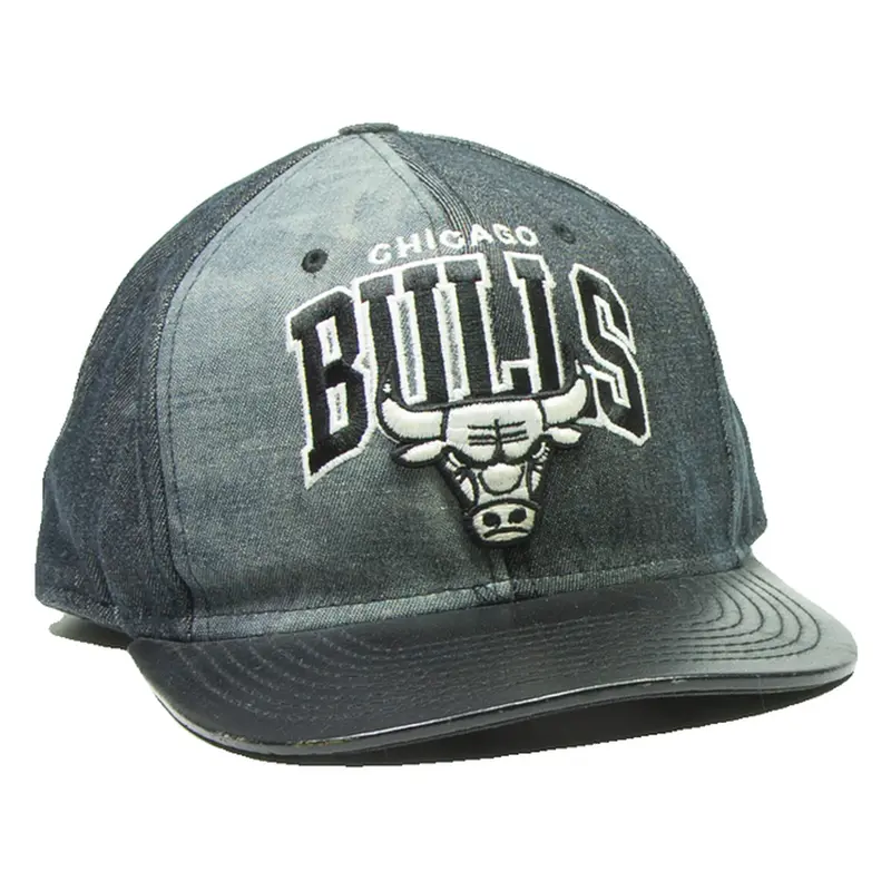 MITCHELL & NESS Chicago Bulls Mens Snapback Cap Grey L