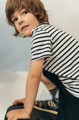 Kid's top with Black Stripes | Size: 2-4