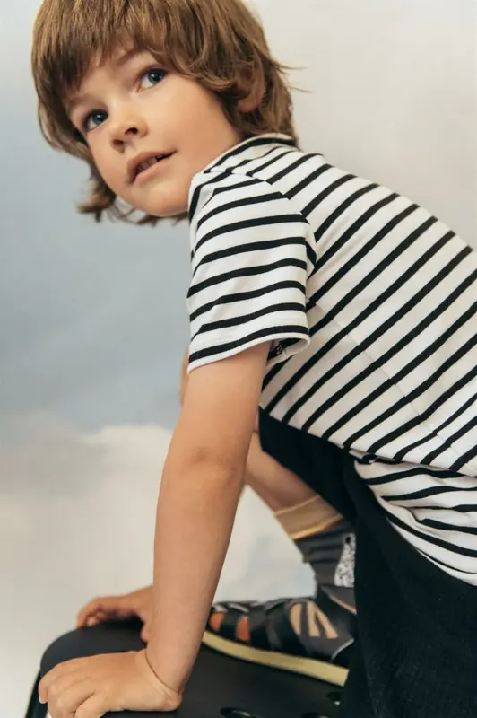 Kid's top with Black Stripes | Size: 2-4