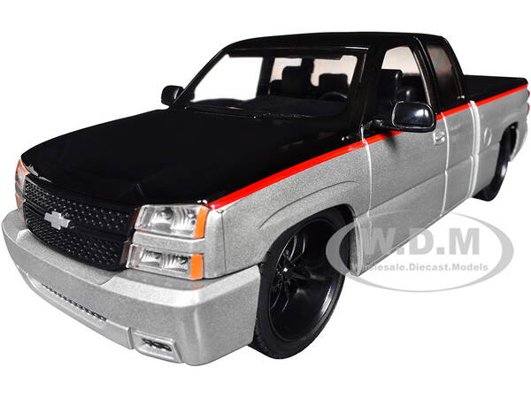 2006 Chevrolet Silverado Custom Pickup Truck Silver Metallic and Black with Red Stripes Die-Cast Collection Series 1/25 Die...