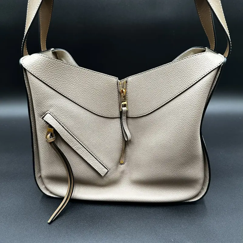 Pre-owned Loewe Grained Leather Shoulder Bags Calfskin Medium Hammock Shoulder Bag Sand Mink