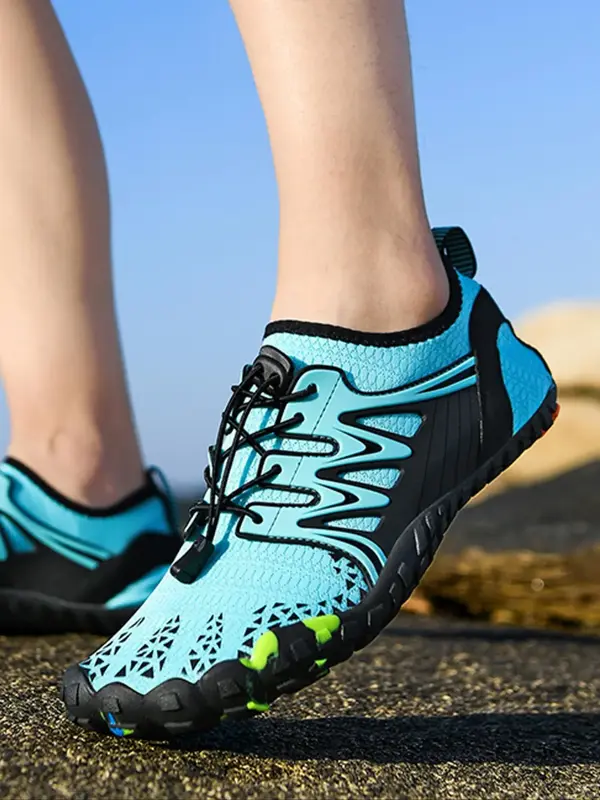 Summer 2024 Men's Minimalist Lightweight Flat Water Shoes, 2024 New Trendy Breathable Anti-slip Comfort Flat Sandals for Beac...