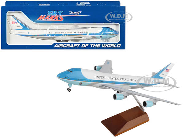 Boeing VC-25A Commercial Aircraft with Landing Gear Air Force One - United States of America (29000) White with and Blue Stri...