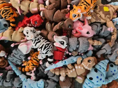 Detailed Pocket Pets - MatMireMakes & Cinderwing3D | Realistic 3D Printed Articulating Mini Fidget Animals Great Gift and Des...