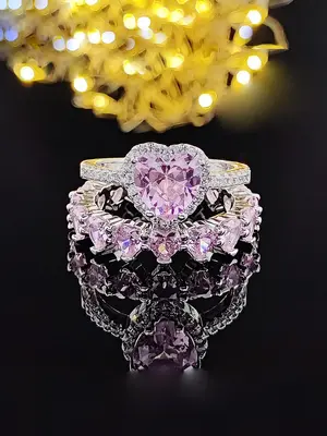 Proposal Women's Elegant Fashion Heart Design Rhinestone Decorated Ring Gift for Girlfriend, Rings for Women, Girl's Temperam...