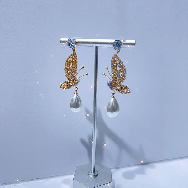 Fashionable luxury Clear Cubic Zirconia & Rhinestone Butterfly Stud Earrings