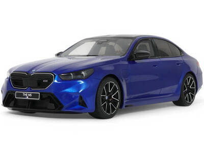 2024 BMW M5 (G90) Marina Bay Blue Metallic with Black Top 1/18 Model Car by GT Spirit