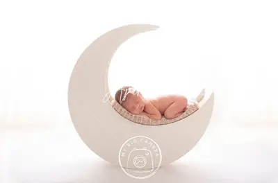 Aperturee Dreamy Moon Backlit White Newborn Photography Backdrop