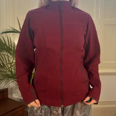 Arc'Teryx Jacket - Medium Burgundy Polyester