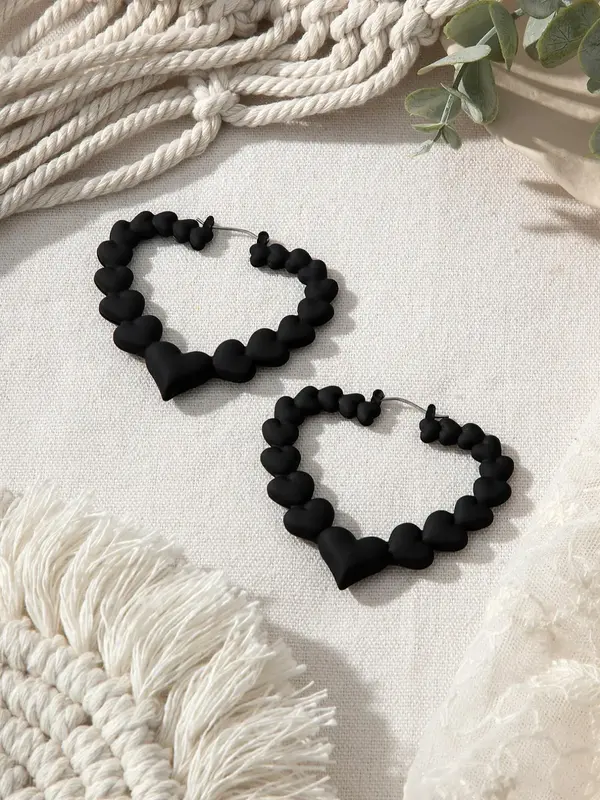 Heart Shaped Hollow out Hoop Earrings (1 Pair), Fashionable Jewelry for Women, Casual Jewelry for Party, Daily Clothing Decor...