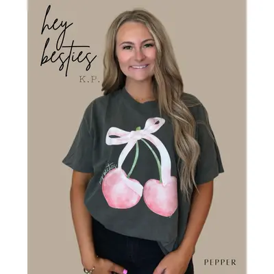 Kylie Pitts HEY BESTIES Tshirt