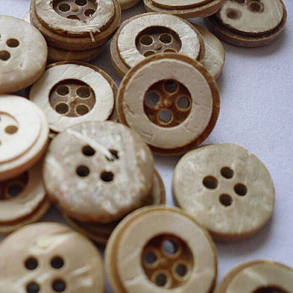 Carved Round 4-hole Basic Sewing Button