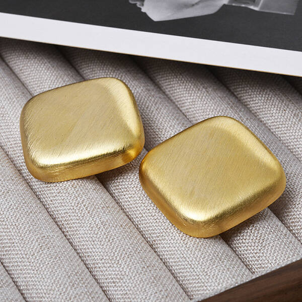Rhombus Drawbench Brass Stud Earrings for Women