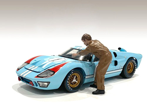 Race Day 1 Figurine V for 1/18 Scale Models by American Diorama