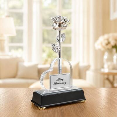 Illuminated 8 Platinum Rose in Personalized Heart Vase