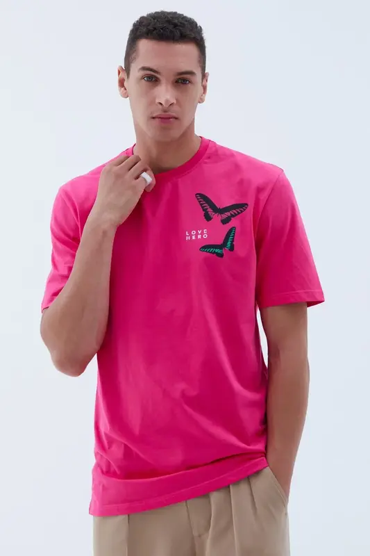 Butterfly T-shirt in Pink | Size: XL