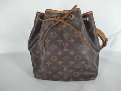 Pre-owned Louis Vuitton PVC Shoulder Bags M42226 Monogram Monogram M42226 Petit Noe Shoulder Bag Shoulder Bag
