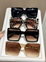 Unisex Fashionable Dark Frame Sunglasses, Trendy Casual Sunglasses for Everyday Use, Fashion Accessories for Outdoor Activiti...