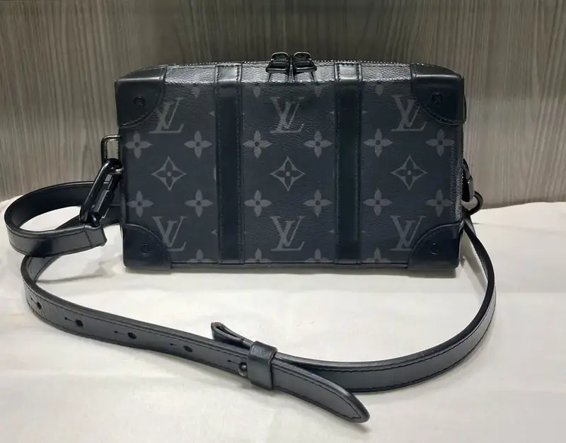 Pre-owned Louis Vuitton Louis Vuitton monogram canvas Crossbody Bags monogram canvas monogram canvas Monogram Eclipse Canvas ...