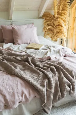 Linen waffle blanket in Rosy Brown | Size: King 260x220