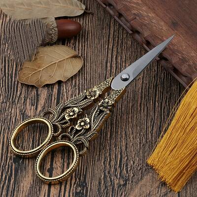 Flower Pattern Alloy with Stainless Steel Scissors
