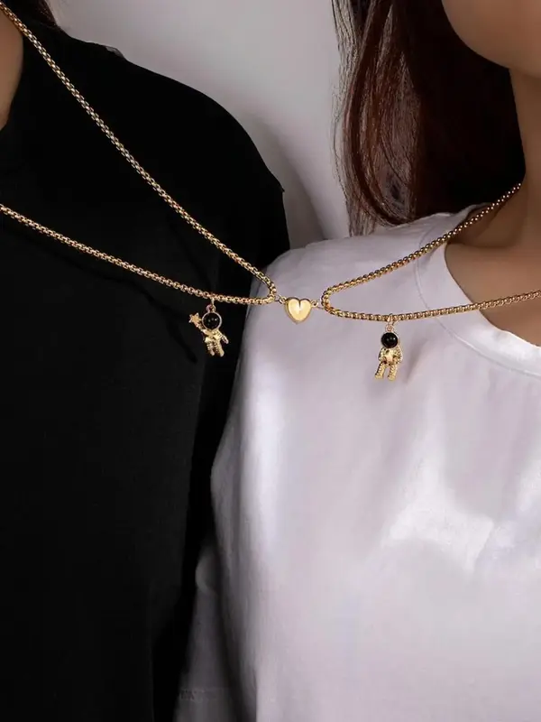 2pcs Creative 2023 New Magnetic Heart Necklace for Couple, Metal Couple Matching Necklace for Girlfriend, Fashion Y2k Accesso...