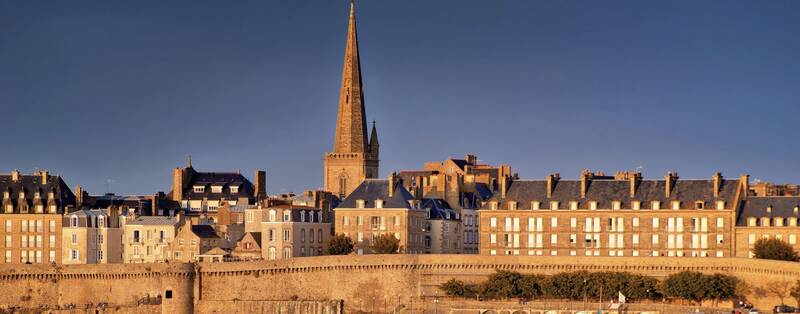 Presque Imprenable : Découvrez les Secrets et Histoires de Saint-Malo