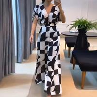 ChicMe Women's Geometric Print V-Neck Short Sleeve Zipper Jumpsuit