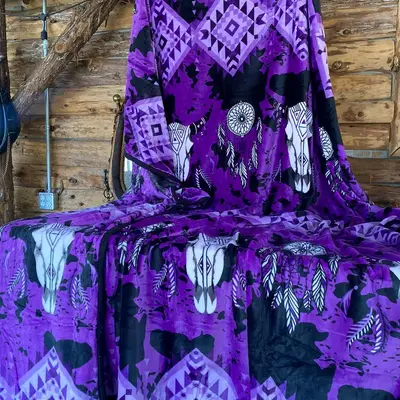 PURPLE LOVER Catcher QUEEN light weight Blanket.