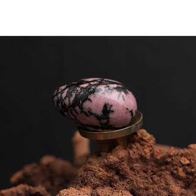 Natural Rhodonite Egg Figurines Statues for Home Office Desktop Decoration
