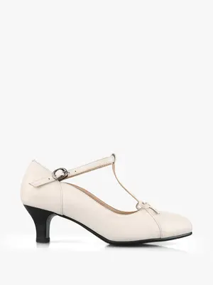 Women‘s Pointed-toe Leather Shoes