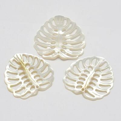 Natural Mother of Pearl Shell Pendants