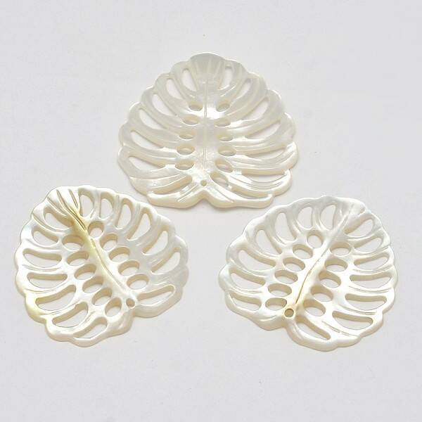 Natural Mother of Pearl Shell Pendants