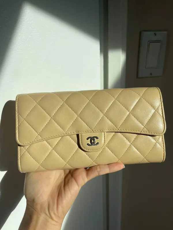 Pre-owned CHANEL Lambskin small leather goods Quilted Large Gusset Flap Wallet with Card