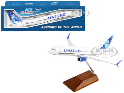 Boeing 737-800 Commercial Aircraft United Airlines (N37267) White with Blue Tail and Wood Stand (Snap-Fit) 1/130 Plastic Mo...