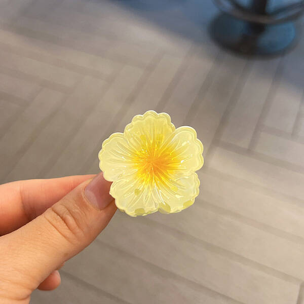 Flower Plastic Claw Hair Clips