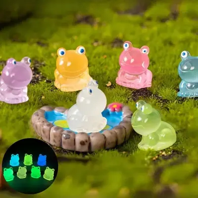 Random Color Cute Cartoon Frog Shaped Resin Ornaments, Mini Simulation Cartoon 3D Colorful Luminous Frog Decorations, DIY Mic...