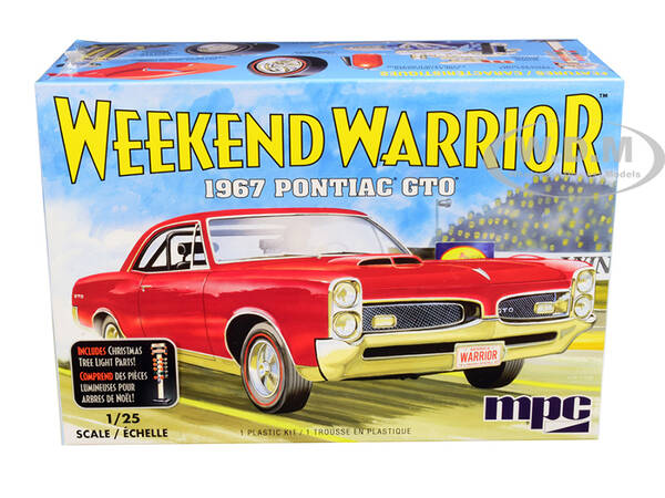 Skill 3 Model Kit 1967 Pontiac GTO Weekend Warrior 3-in-1 Kit 1/25 Scale Model by MPC