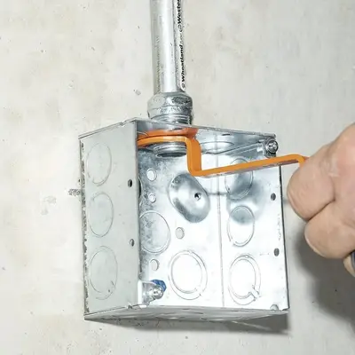 Conduit Lockout Wrench Set, Tighten & Loosen Locknuts in Tight Spaces, Offset Bends, 1/2, 3/4 & 1 Inch Wrench Tools Set