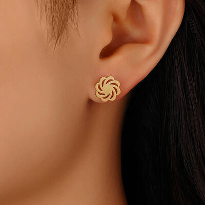 Elegant Vintage Gold Plated Stainless Steel Flower Stud Earrings for Women