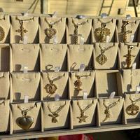 Pick in live (JEWLERY ONLY)