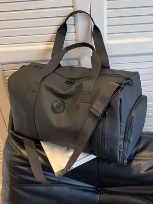 Unisex Large Capacity Travel Duffel Bag, Minimalist Multifunctional Sport Crossbody Bag, Trendy Carry on Weekender Bag for Ou...