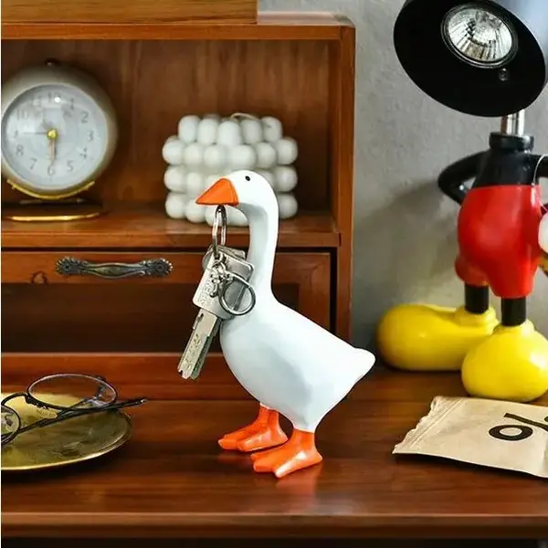 1pc Magnetic Goose Key chain home decoration sculpture office desk decoration resin goose duck sculpture tool rack home