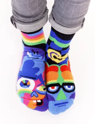 KIDS SILLY & SERIOUS NO SLIP SOCKS | Size: KIDS LARGE