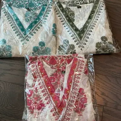 Cotton V Neck 3Pcs Kurtha Set with Floral Patterns and Embroidery Design