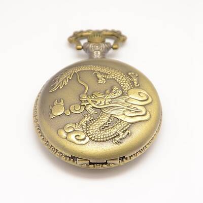 Vintage Flat Round Carved Dragon Alloy Quartz Watch Heads Pendants for Pocket Watch Necklace Making